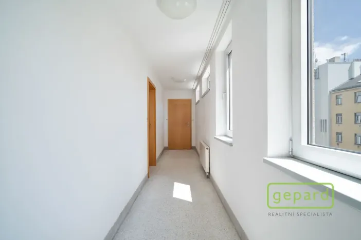 Pronájem bytu 1+kk, Praha, Hartigova, 28 m2