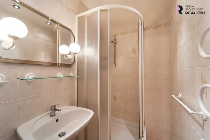 Prodej bytu 2+kk, Praha - Modřany, Krouzova, 43 m2