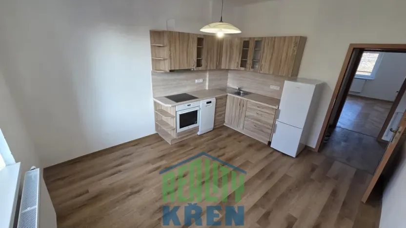 Pronájem bytu 2+1, Roztoky, Tyršovo nám., 65 m2