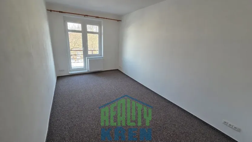 Pronájem bytu 2+1, Roztoky, Tyršovo nám., 65 m2