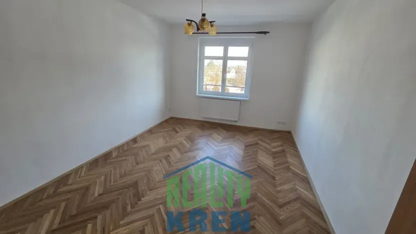Pronájem bytu 2+1, Roztoky, Tyršovo nám., 65 m2