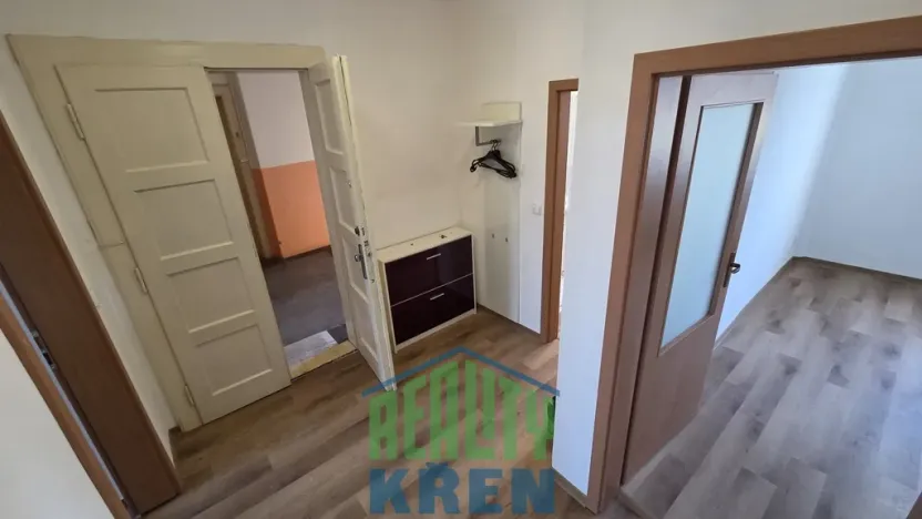 Pronájem bytu 2+1, Roztoky, Tyršovo nám., 65 m2