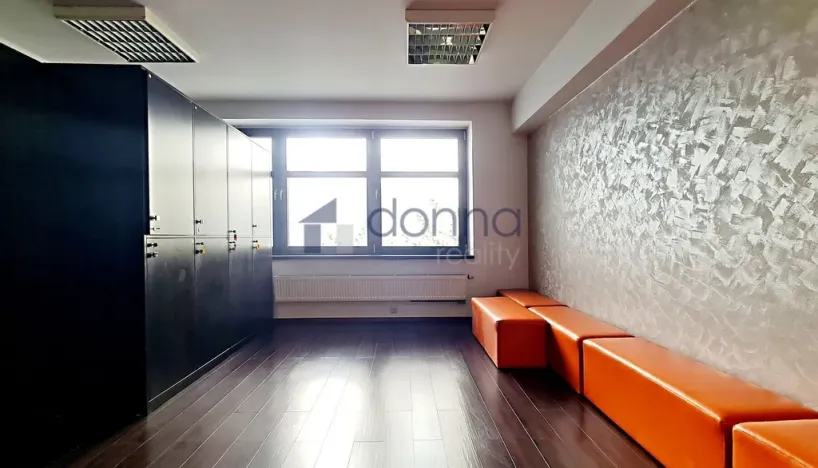 Pronájem obchodního prostoru, Praha, Chrudimská, 360 m2