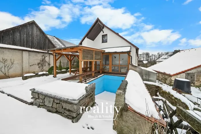 Prodej rodinného domu, Řásná, 179 m2