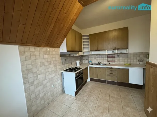 Pronájem bytu 3+1, Mariánské Lázně - Hamrníky, třída Vítězství, 70 m2