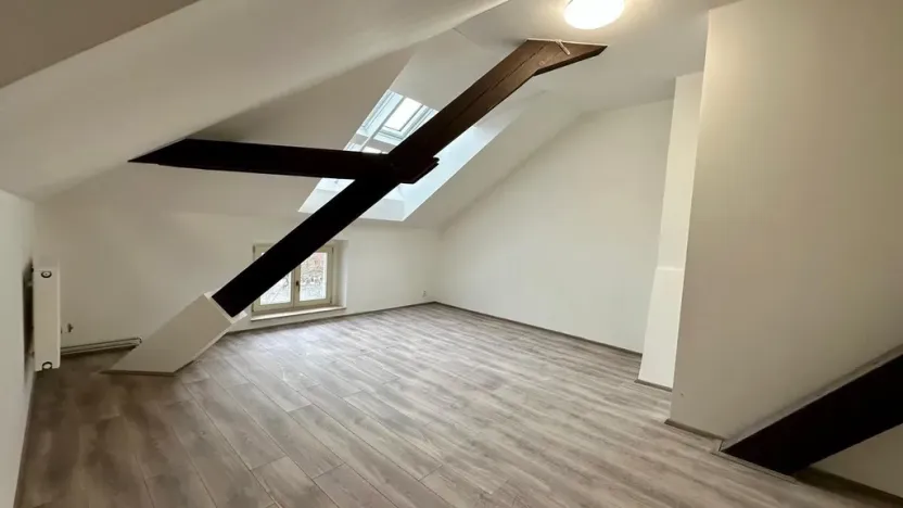 Pronájem bytu 3+kk, Cheb, náměstí Krále Jiřího z Poděbrad, 70 m2