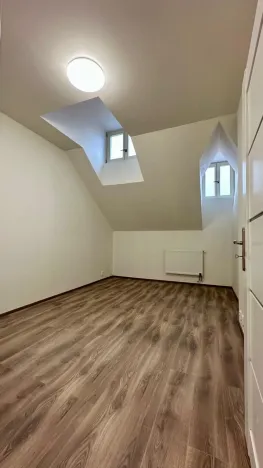 Pronájem bytu 3+kk, Cheb, náměstí Krále Jiřího z Poděbrad, 70 m2