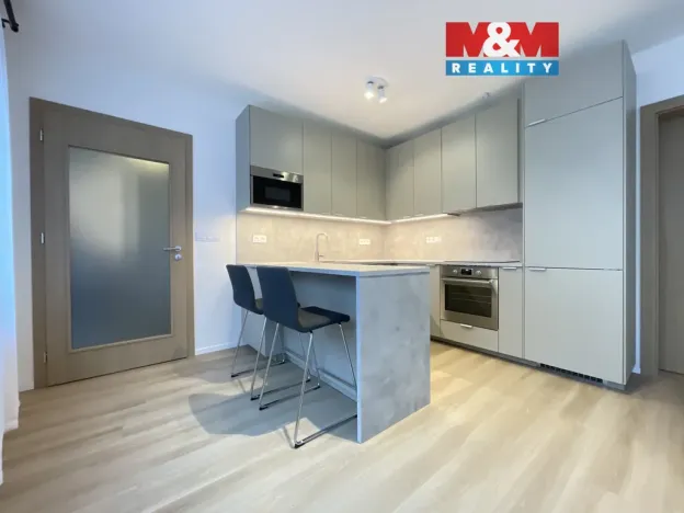 Pronájem bytu 2+kk, Praha - Košíře, Starokošířská, 43 m2