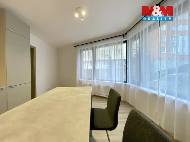 Pronájem bytu 2+kk, Praha - Košíře, Starokošířská, 43 m2