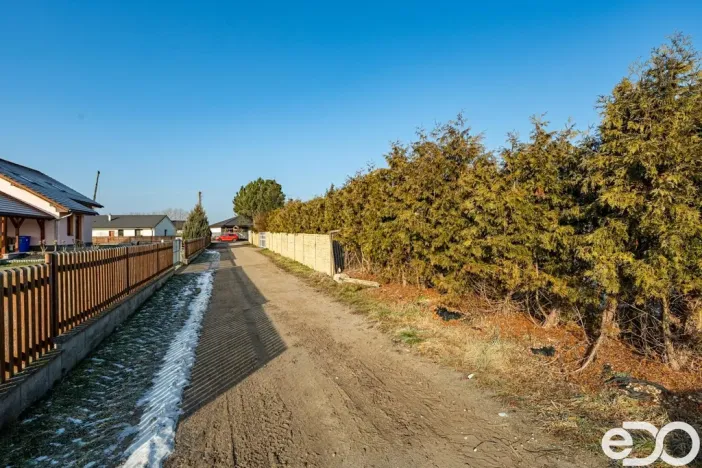 Prodej pozemku pro bydlení, Strašov, 921 m2