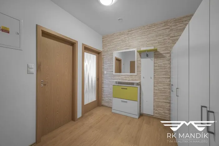 Pronájem bytu 2+kk, Praha - Prosek, Kytlická, 53 m2