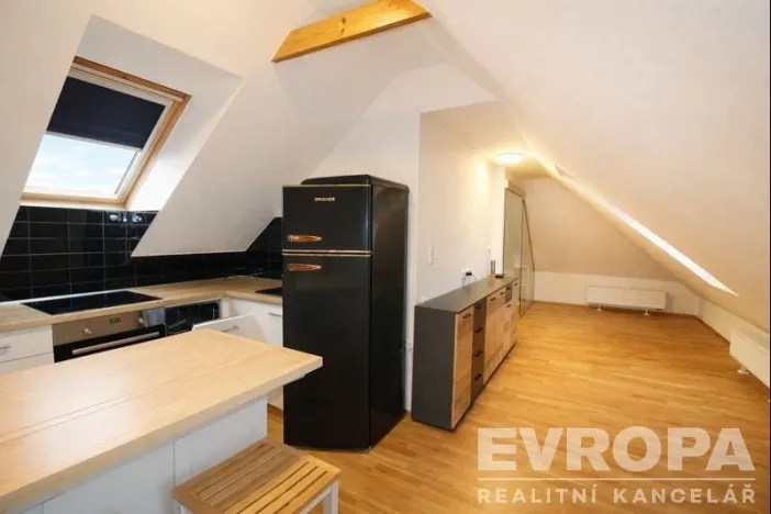 Pronájem bytu 2+kk, Praha - Suchdol, Budyňská, 50 m2