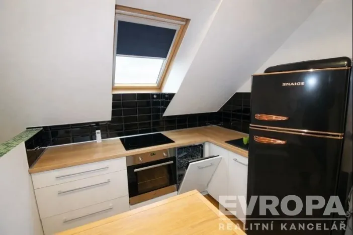 Pronájem bytu 2+kk, Praha - Suchdol, Budyňská, 50 m2