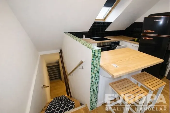 Pronájem bytu 2+kk, Praha - Suchdol, Budyňská, 50 m2