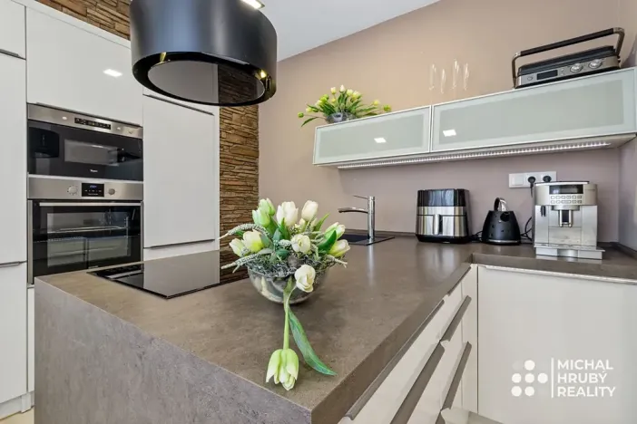 Prodej bytu 2+kk, Ostrava, Vrázova, 79 m2