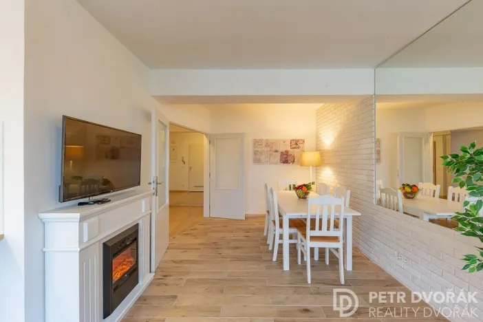 Pronájem bytu 3+kk, Praha - Vinohrady, Uruguayská, 98 m2