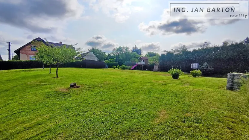 Prodej pozemku pro bydlení, Jersín, 1008 m2