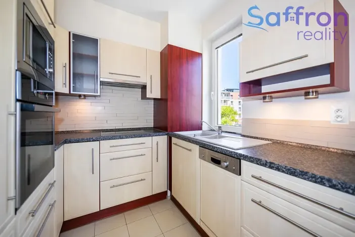 Pronájem bytu 2+kk, Plzeň, Znojemská, 52 m2