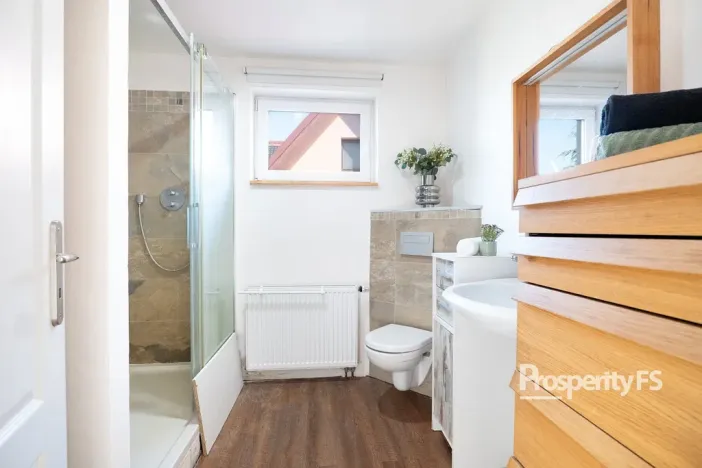 Prodej rodinného domu, Veleň, 141 m2