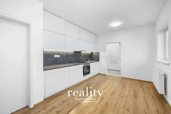 Pronájem bytu 2+kk, Znojmo, Smutného, 39 m2