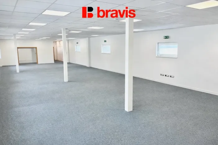 Pronájem kanceláře, Brno - Slatina, Hviezdoslavova, 257 m2