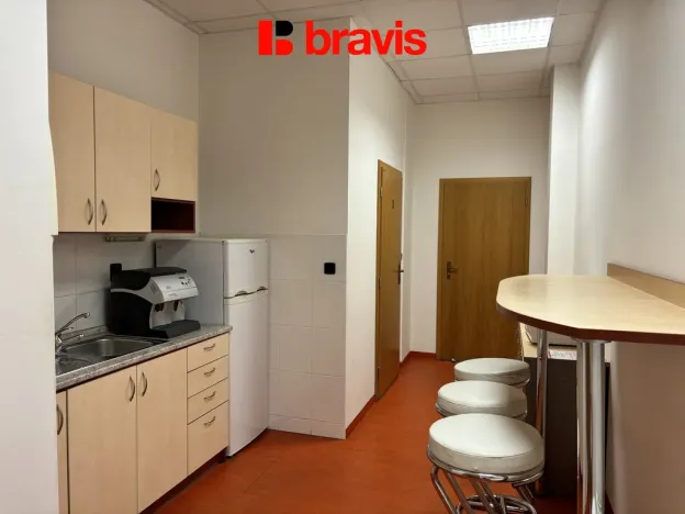 Pronájem kanceláře, Brno - Slatina, Hviezdoslavova, 257 m2