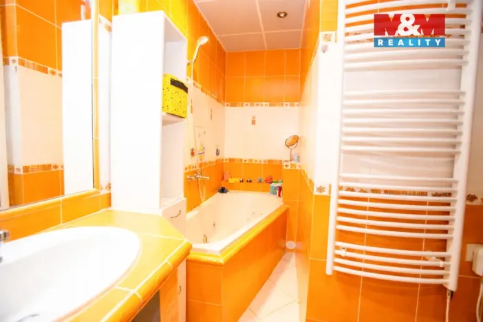 Prodej bytu 3+1, Nová Bystřice, Rybní, 68 m2