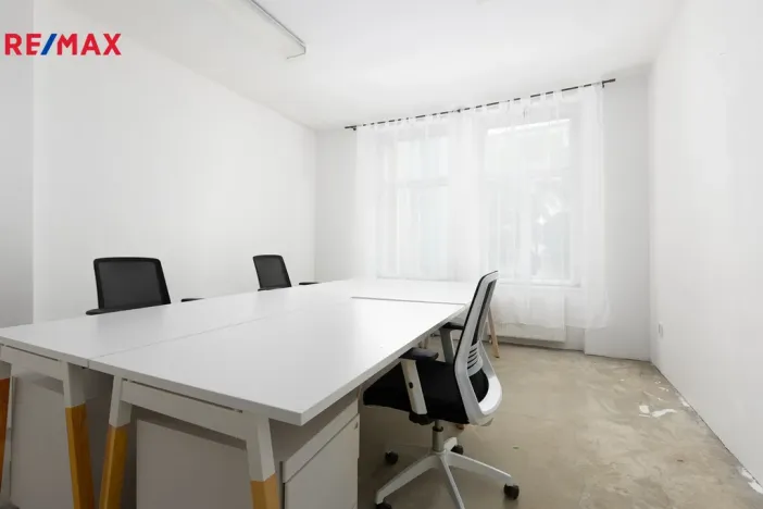 Pronájem komerční nemovitosti, Karlovy Vary, Moskevská, 53 m2