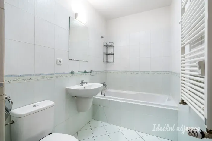 Pronájem bytu 2+kk, Praha - Prosek, Libočanská, 57 m2