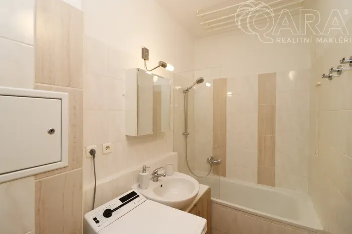 Pronájem bytu 2+kk, Praha, Kurta Konráda, 46 m2