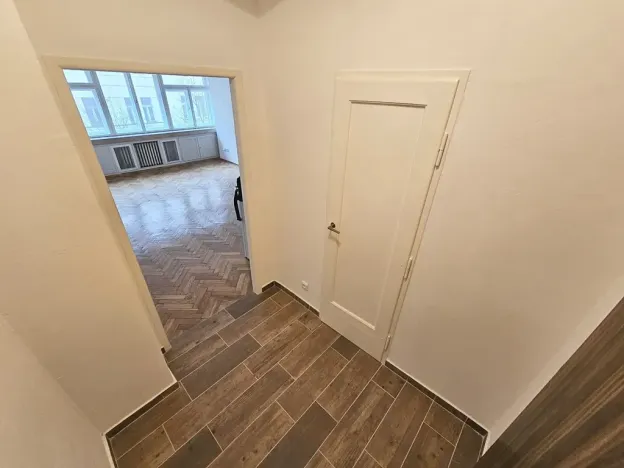 Pronájem bytu 1+kk, Praha - Vinohrady, Řipská, 28 m2