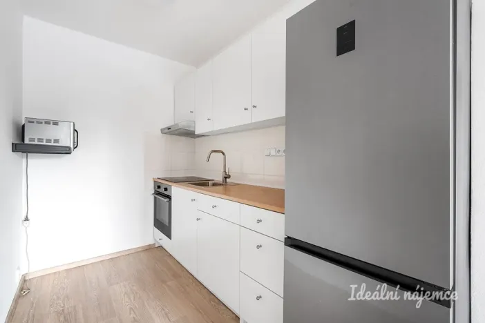 Pronájem bytu 2+kk, Praha - Kobylisy, Kubíkova, 50 m2