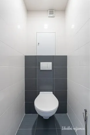 Pronájem bytu 2+kk, Praha - Kobylisy, Kubíkova, 50 m2