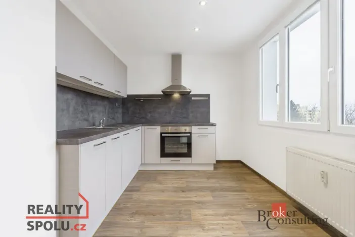 Pronájem bytu 2+1, Karlovy Vary - Drahovice, Maďarská, 61 m2