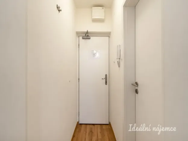 Pronájem bytu 1+kk, Praha - Hostivař, Hornoměcholupská, 21 m2