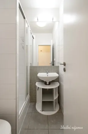 Pronájem bytu 1+kk, Praha - Hostivař, Hornoměcholupská, 21 m2