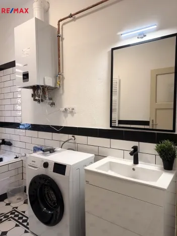 Pronájem bytu 2+1, Karlovy Vary, Kvapilova, 66 m2