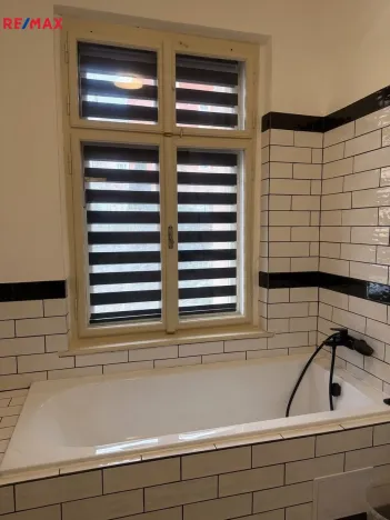 Pronájem bytu 2+1, Karlovy Vary, Kvapilova, 66 m2