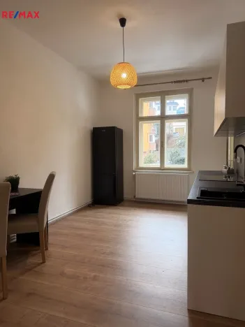 Pronájem bytu 2+1, Karlovy Vary, Kvapilova, 66 m2