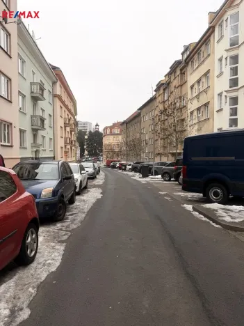 Pronájem bytu 2+1, Karlovy Vary, Kvapilova, 66 m2