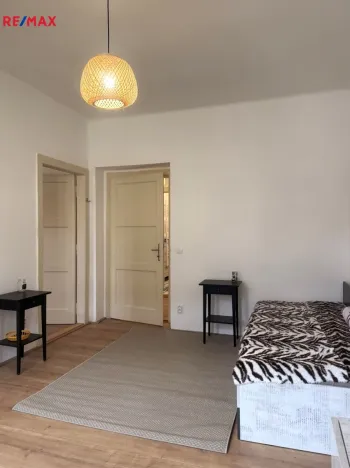 Pronájem bytu 2+1, Karlovy Vary, Kvapilova, 66 m2