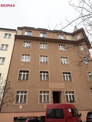 Pronájem bytu 2+1, Karlovy Vary, Kvapilova, 66 m2