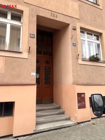 Pronájem bytu 2+1, Karlovy Vary, Kvapilova, 66 m2