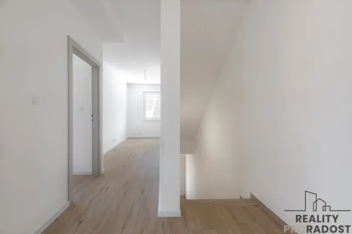 Prodej bytu 4+kk, Ostopovice, B. Němcové, 170 m2