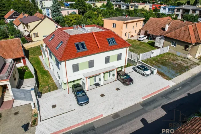 Prodej bytu 4+kk, Ostopovice, B. Němcové, 170 m2