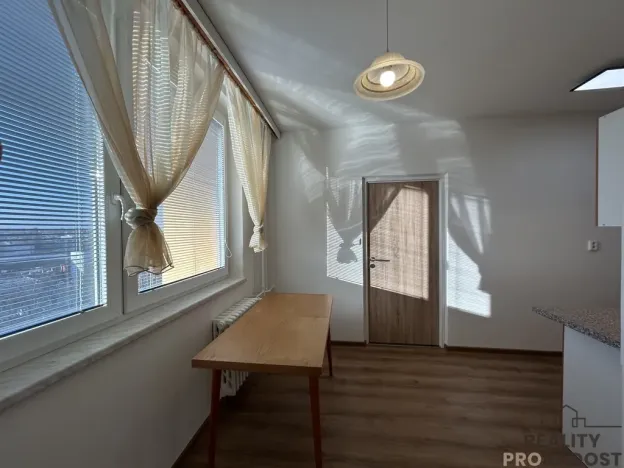 Pronájem bytu 2+1, Hodonín, nám. Osvobození, 55 m2
