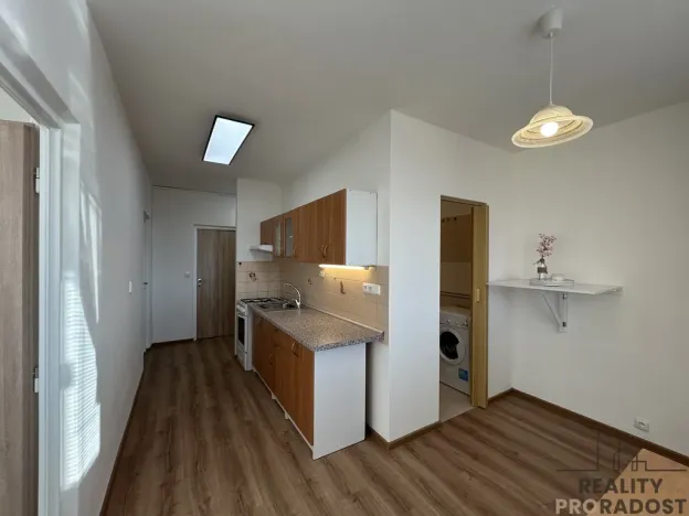 Pronájem bytu 2+1, Hodonín, nám. Osvobození, 55 m2