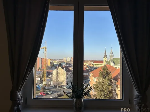 Pronájem bytu 2+1, Hodonín, nám. Osvobození, 55 m2