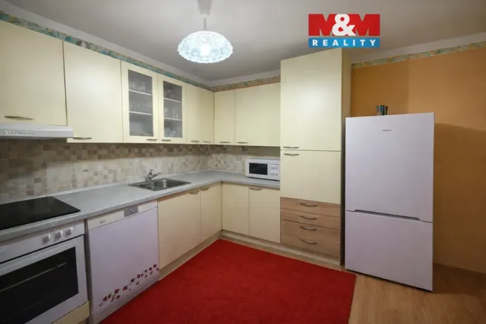 Prodej bytu 3+kk, Pečky, V Kaštánkách, 71 m2