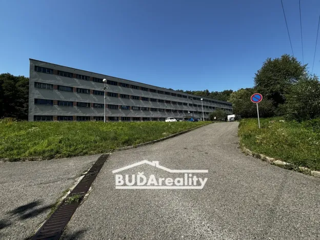 Pronájem garáže, Zlín, Strážná, 16 m2